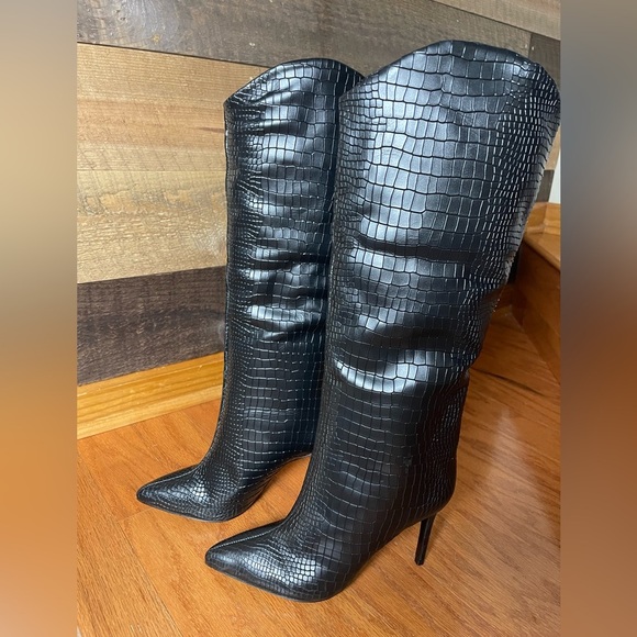 SCHUTZ Black Heeled Leather Boots with Croc-Embossed Texture, Size 7.5 B - Picture 3 of 10